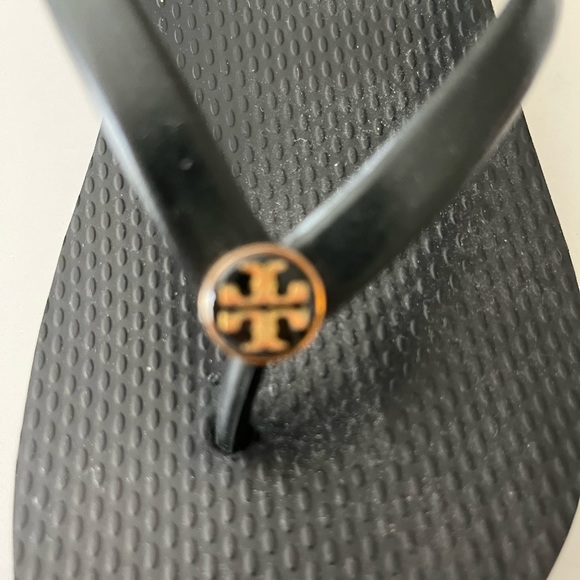 Tory Burch black thong sandles - Picture 4 of 7